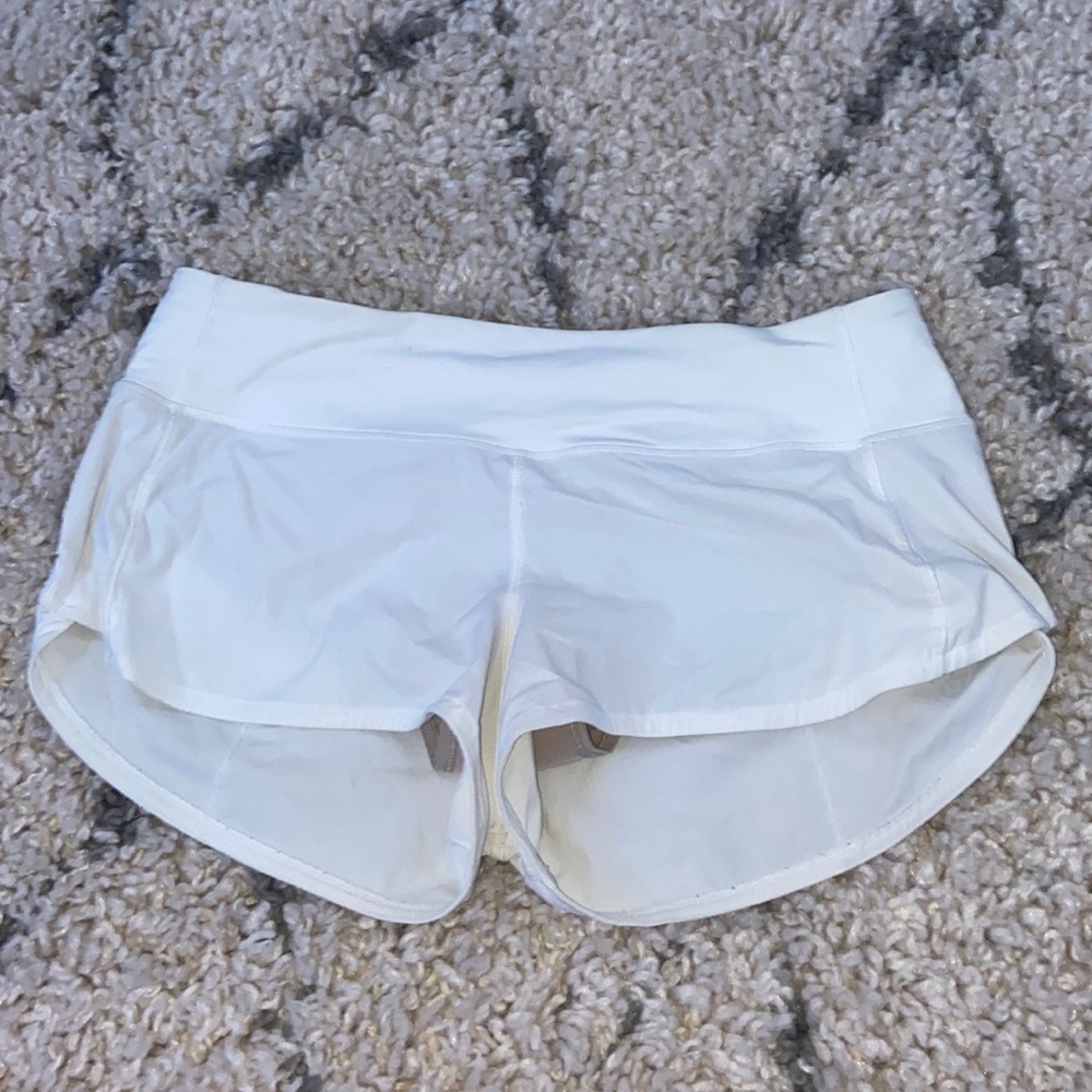 lululemon white speed up 2.5” shorts